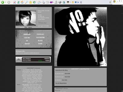 Pete Wentz In His Gap Ad Myspace Layout